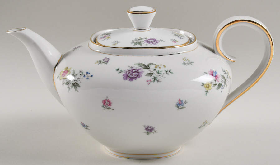 Fleurettes Teapot & Lid by Franconia-Krautheim & Adelburg-1