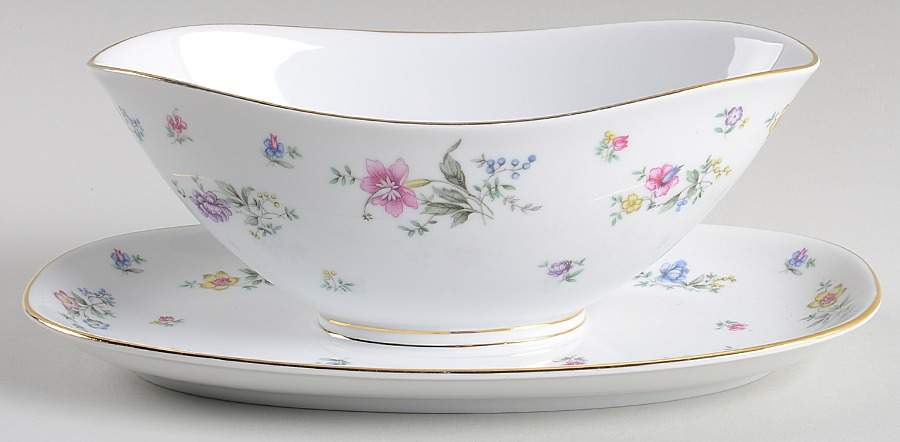 Fleurettes Gravy Boat with Attached Underplate by Franconia-Krautheim & Adelburg-1