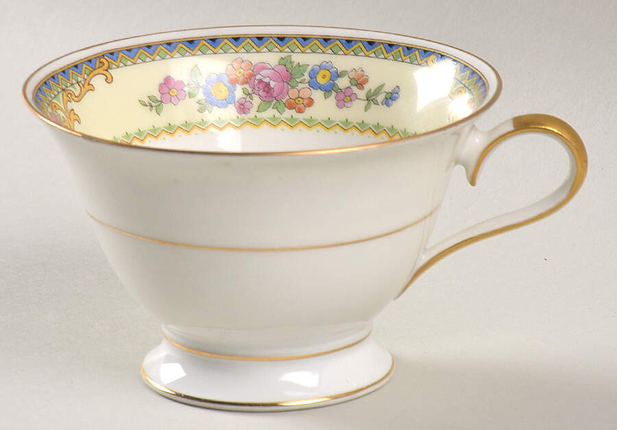 FR51 Footed Cup by Franconia-Krautheim & Adelburg-1