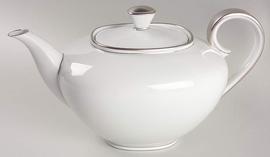 Gracious Teapot & Lid by Franconia-Krautheim & Adelburg-1