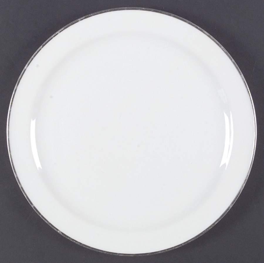 Gracious Dinner Plate by Franconia-Krautheim & Adelburg-1