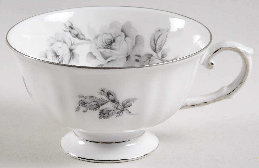 Grixella Footed Cup by Franconia-Krautheim & Adelburg-1