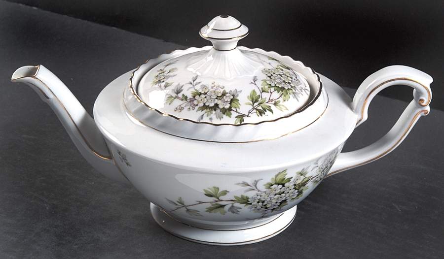 Hawthorn Teapot & Lid by Franconia-Krautheim & Adelburg-1