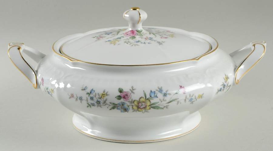 Isabelle Round Covered Vegetable by Franconia-Krautheim & Adelburg-1