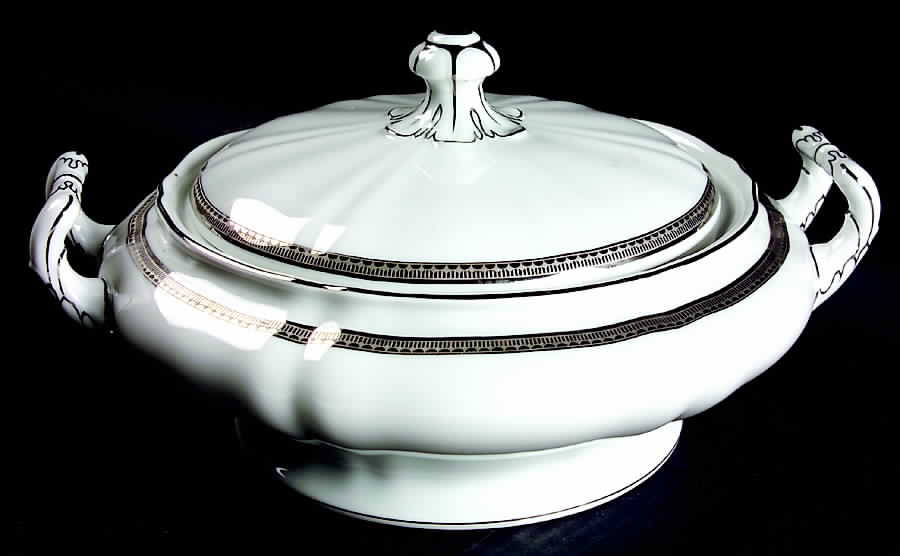 La Duchesse Round Covered Vegetable by Franconia-Krautheim & Adelburg-1