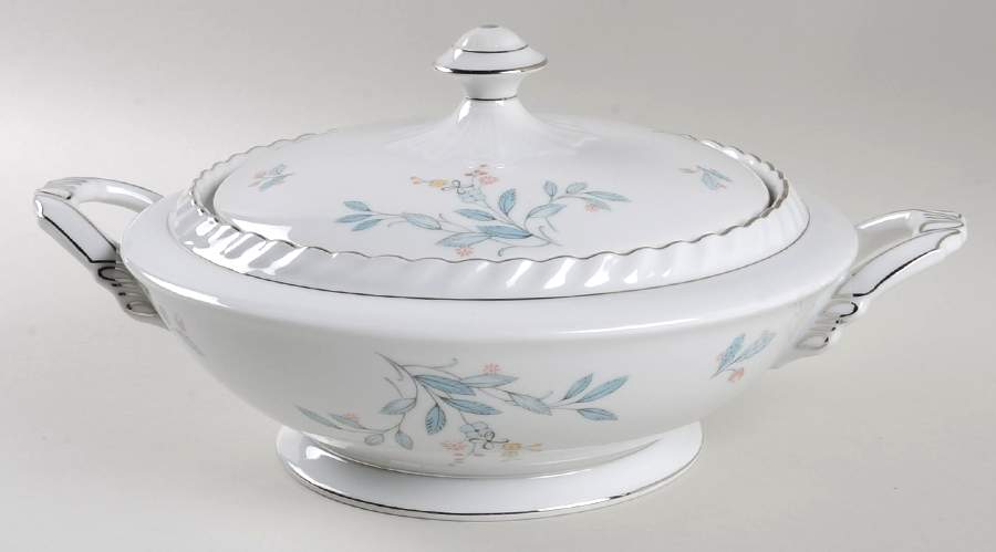 Laurel Oak Round Covered Vegetable by Franconia-Krautheim & Adelburg-1