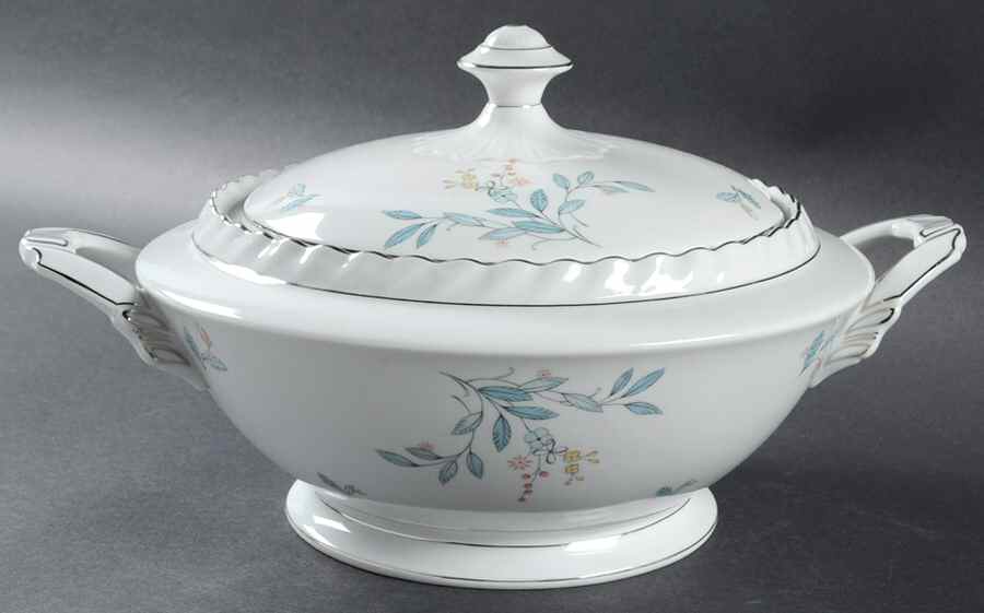 Laurel Oak Tureen &  Lid by Franconia-Krautheim & Adelburg-1