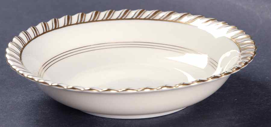 La Princesse (Cream Background) Fruit/Dessert (Sauce) Bowl by Franconia-Krautheim & Adelburg-1