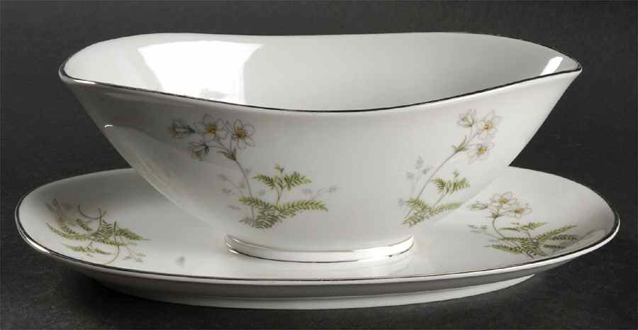 Loretta Gravy Boat with Attached Underplate by Franconia-Krautheim & Adelburg-1