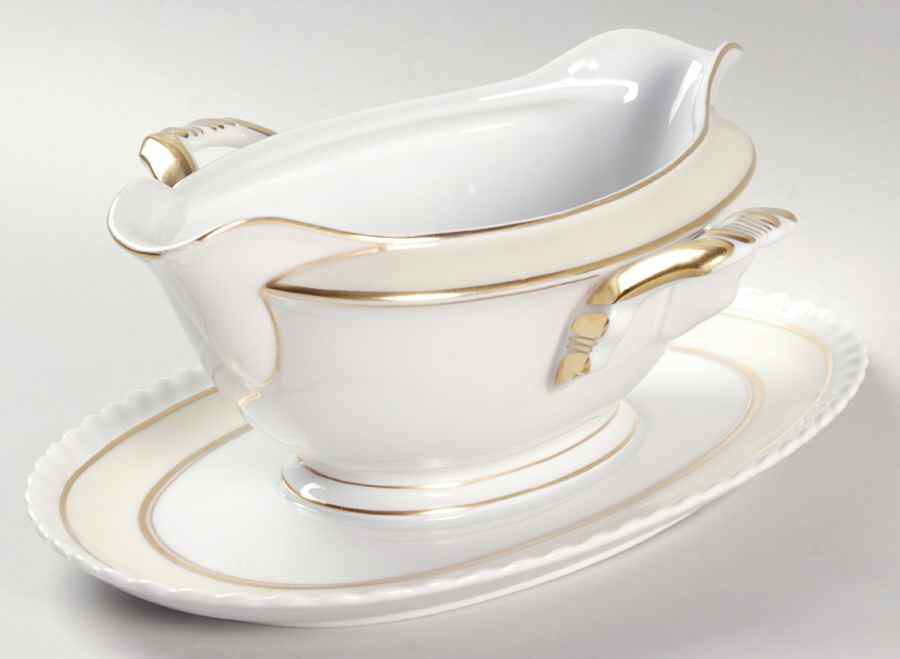 Marguerite Gravy Boat with Attached Underplate by Franconia-Krautheim & Adelburg-1