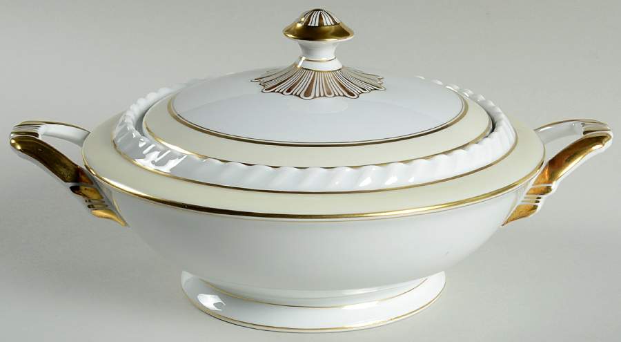 Marguerite Round Covered Vegetable by Franconia-Krautheim & Adelburg-1
