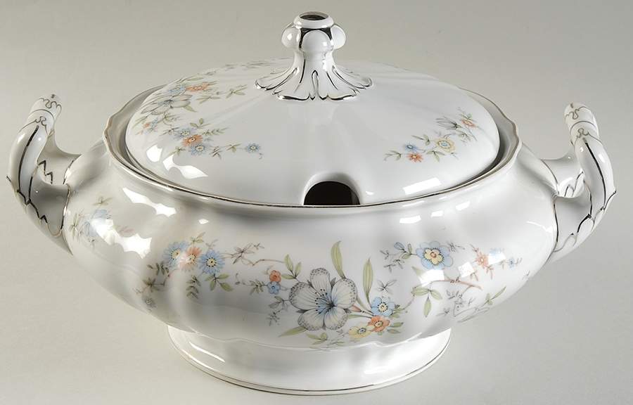 Sinfonette Tureen &  Lid by Franconia-Krautheim & Adelburg-1