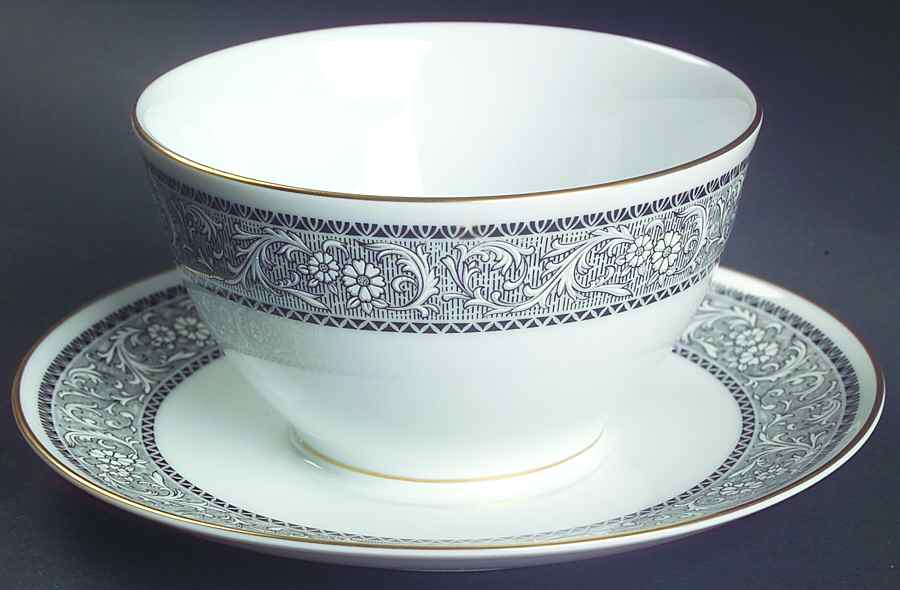 Sutton Gravy Boat with Attached Underplate by Franconia-Krautheim & Adelburg-1