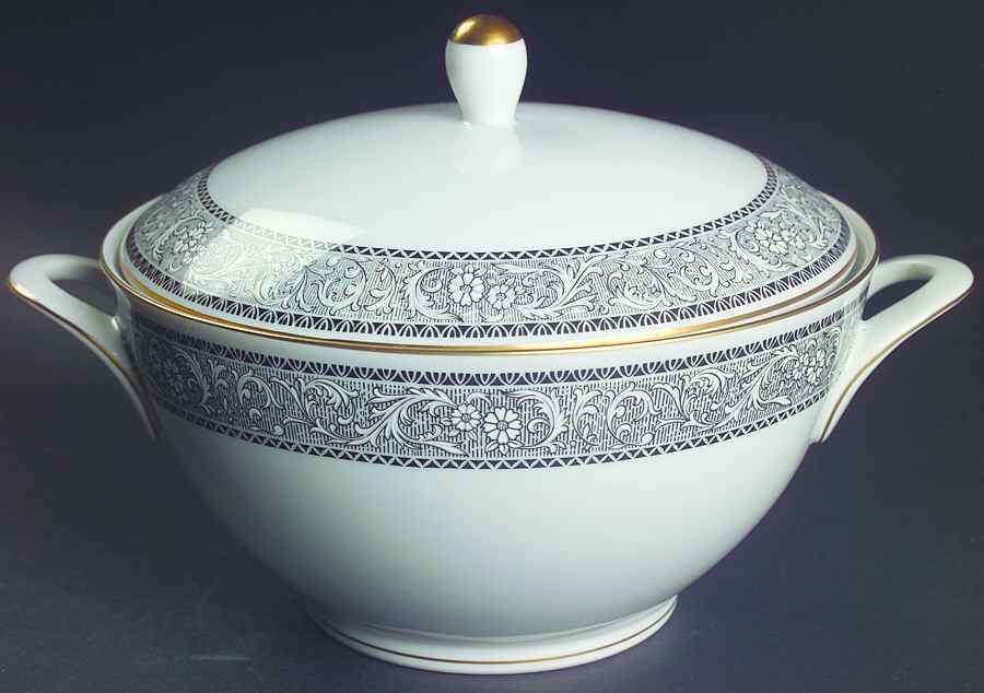 Sutton Round Covered Vegetable by Franconia-Krautheim & Adelburg-1