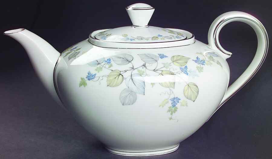 Vignette Teapot & Lid by Franconia-Krautheim & Adelburg-1