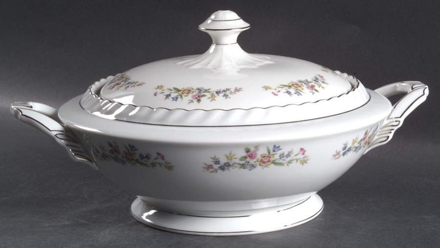 Woodfield Round Covered Vegetable by Franconia-Krautheim & Adelburg-1