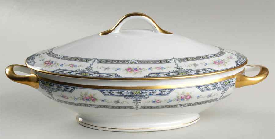 Belvedere Oval Covered Vegetable by Fraureuth-1