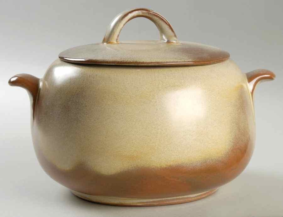 Lazy Bones (Desert Gold) 3 Quart Round Covered Casserole by Frankoma-1