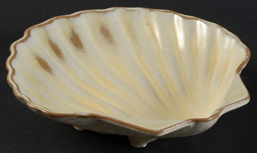Lazy Bones (Desert Gold) 7" Shell Shaped Dish by Frankoma-1