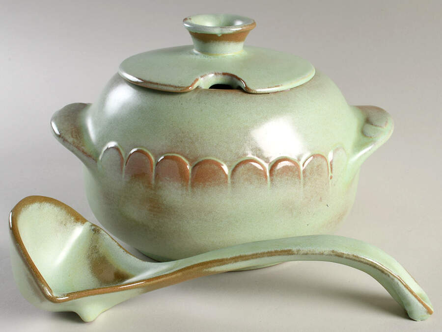 Lazy Bones Prairie Green Tureen & Lid w/Ladle by Frankoma-1