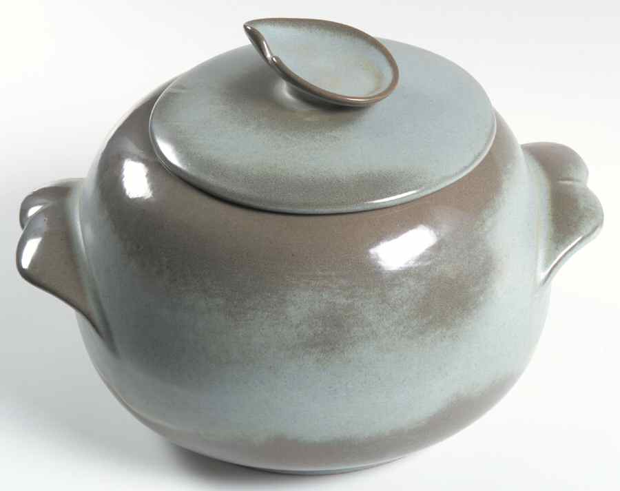 Plainsman Woodland Moss 3 Quart Round Covered Casserole by Frankoma-1