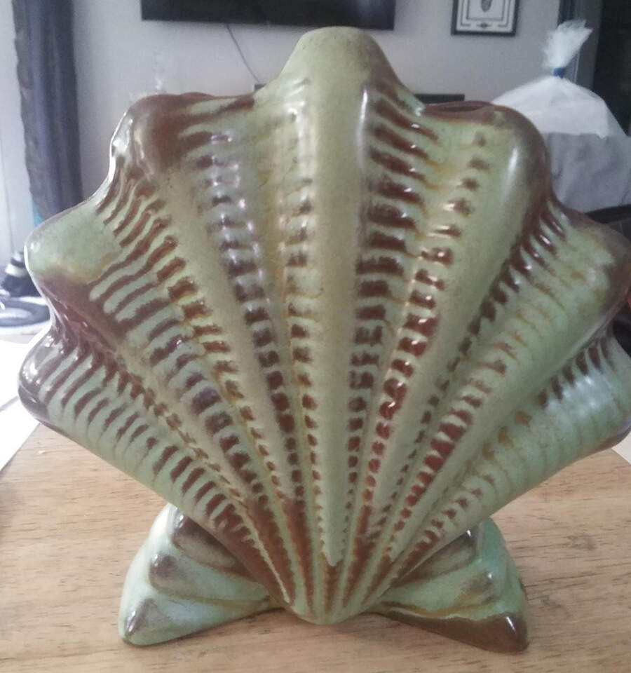 Plainsman Green Medium Shell Shape Vase by Frankoma-1