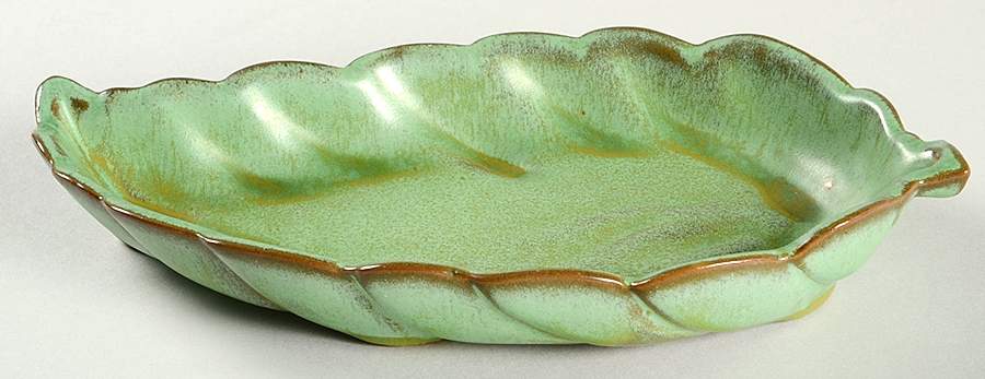 Plainsman Green 9" Advertising Leaf Dish by Frankoma-1
