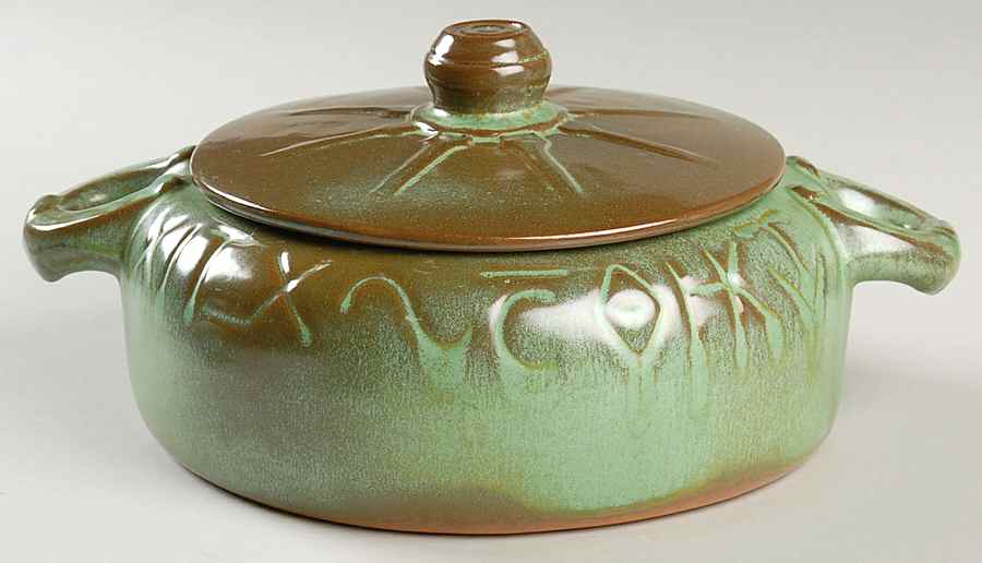 Wagon Wheel Prairie Green 1.5 Qt Round Covered Vegetable by Frankoma-1