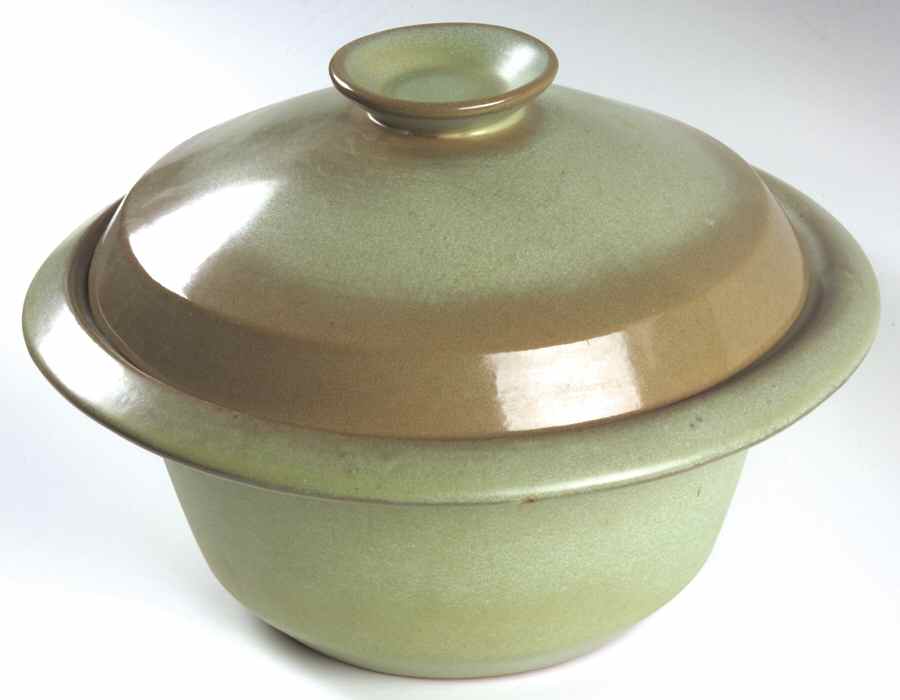 Westwind (Prairie Green) 2.5 Qt Round Covered Casserole by Frankoma-1