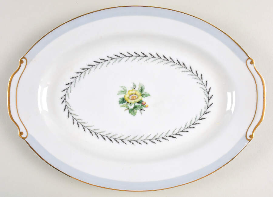Island Wreath 12" Oval Serving Platter by Fuji-1