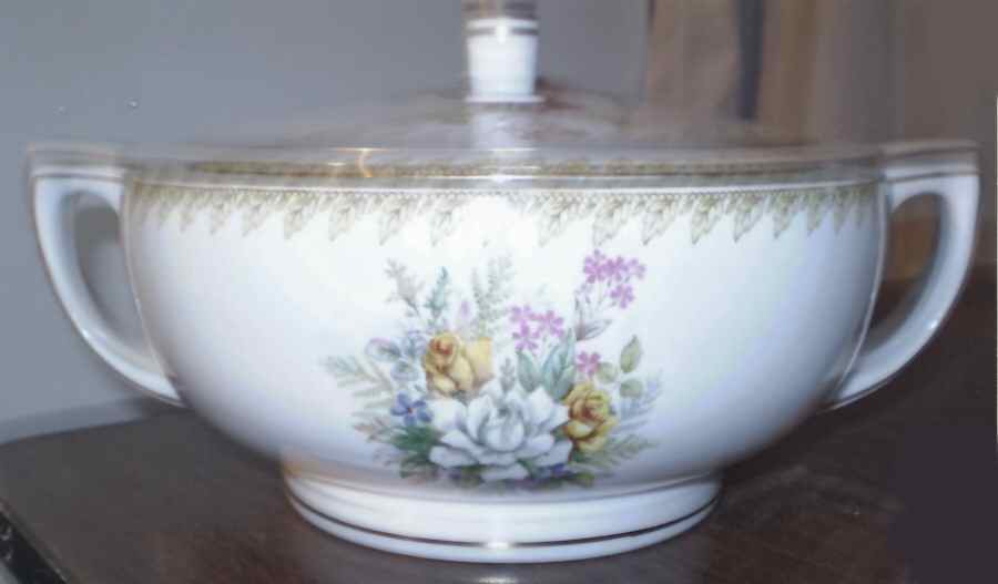 May Queen Round Covered Vegetable by Fuji-1