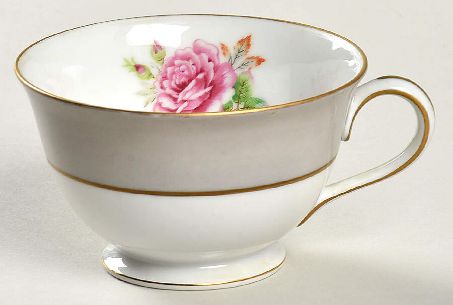 Mayflower Footed Cup by Fuji-1