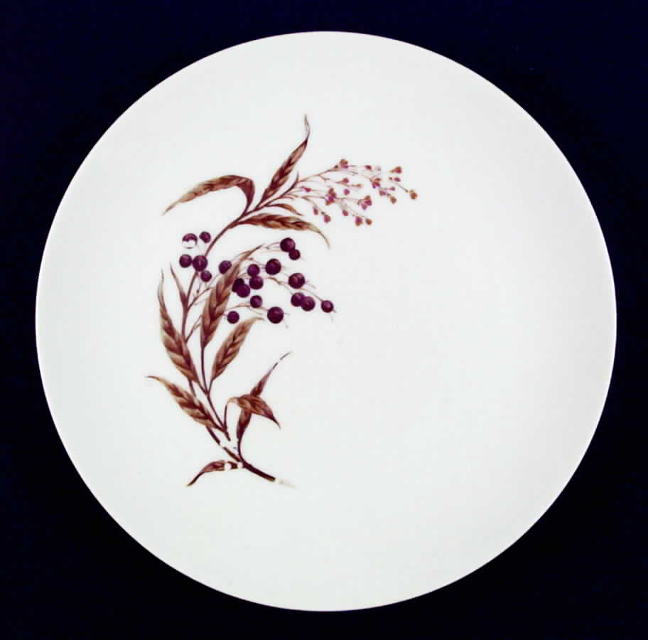 Mountain Berry Dinner Plate by Fuji-1