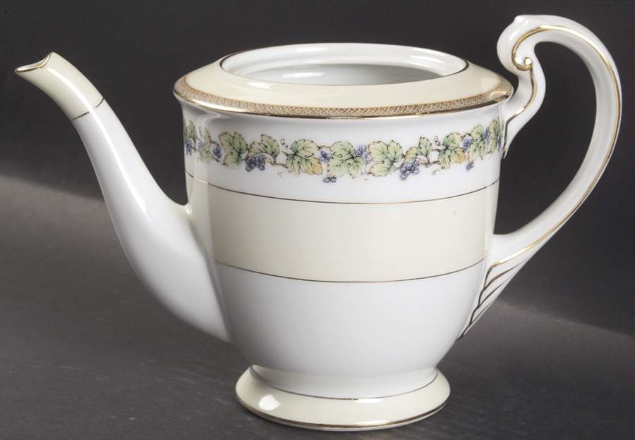 Orchard Teapot No Lid by Fuji-1