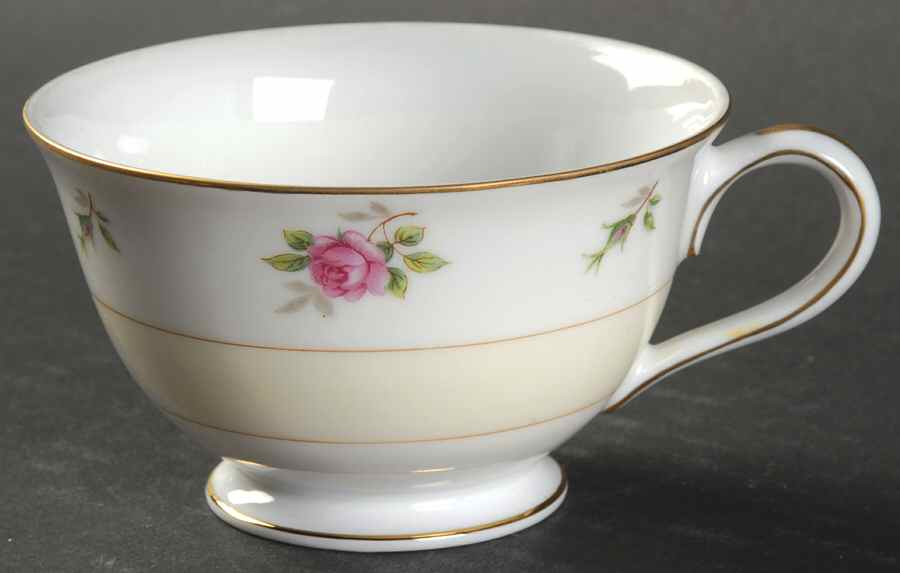 Rosebud Footed Cup by Fuji-1
