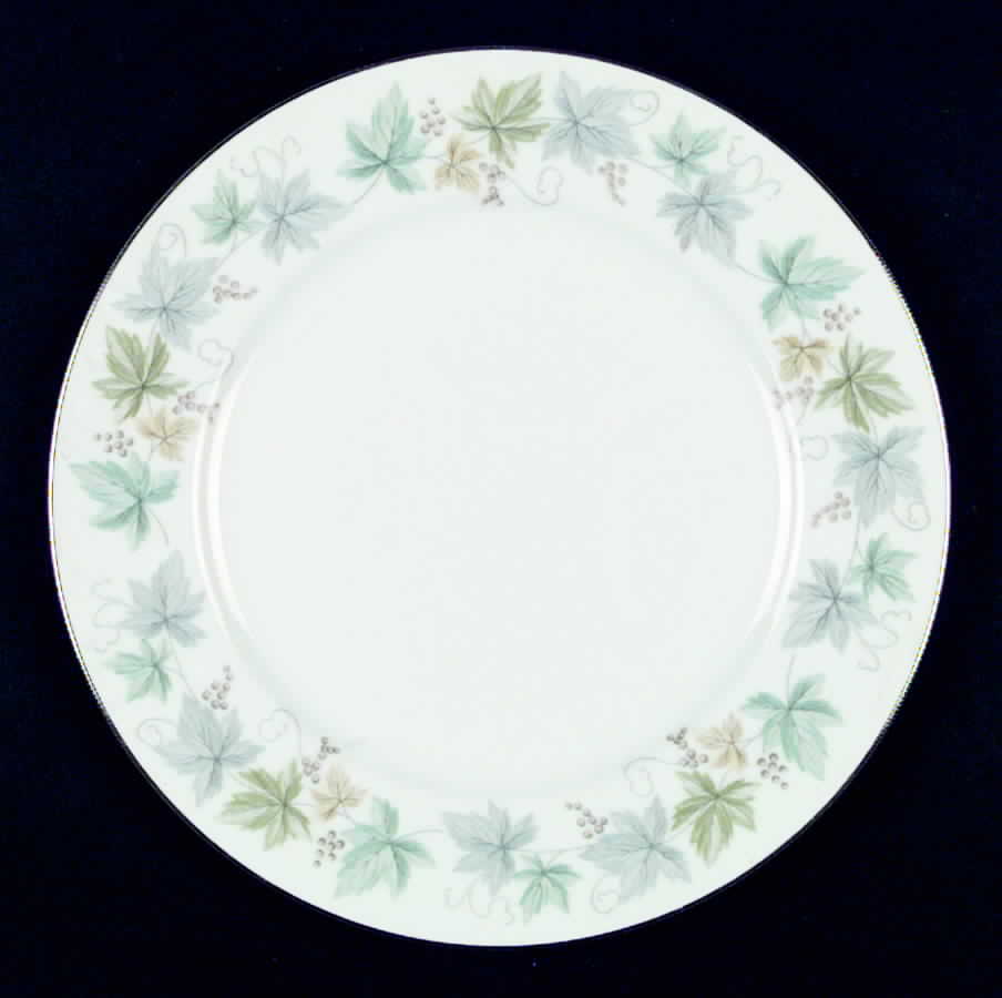 1532 Dinner Plate by Fukagawa-1