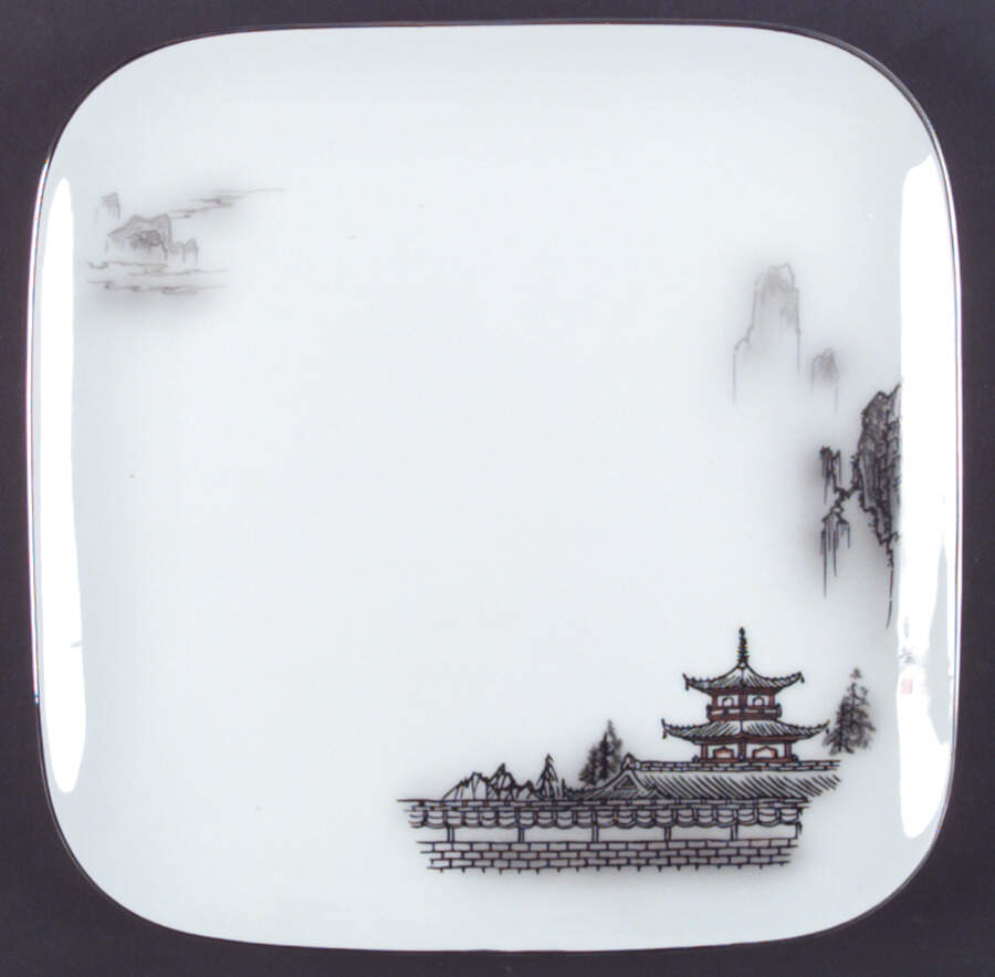 2151 Dinner Plate by Fukagawa-1