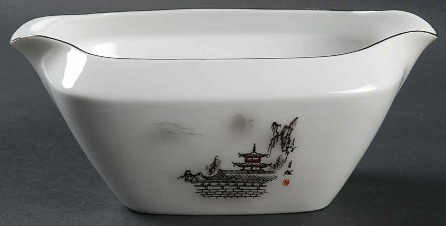 2151 Gravy Boat by Fukagawa-1
