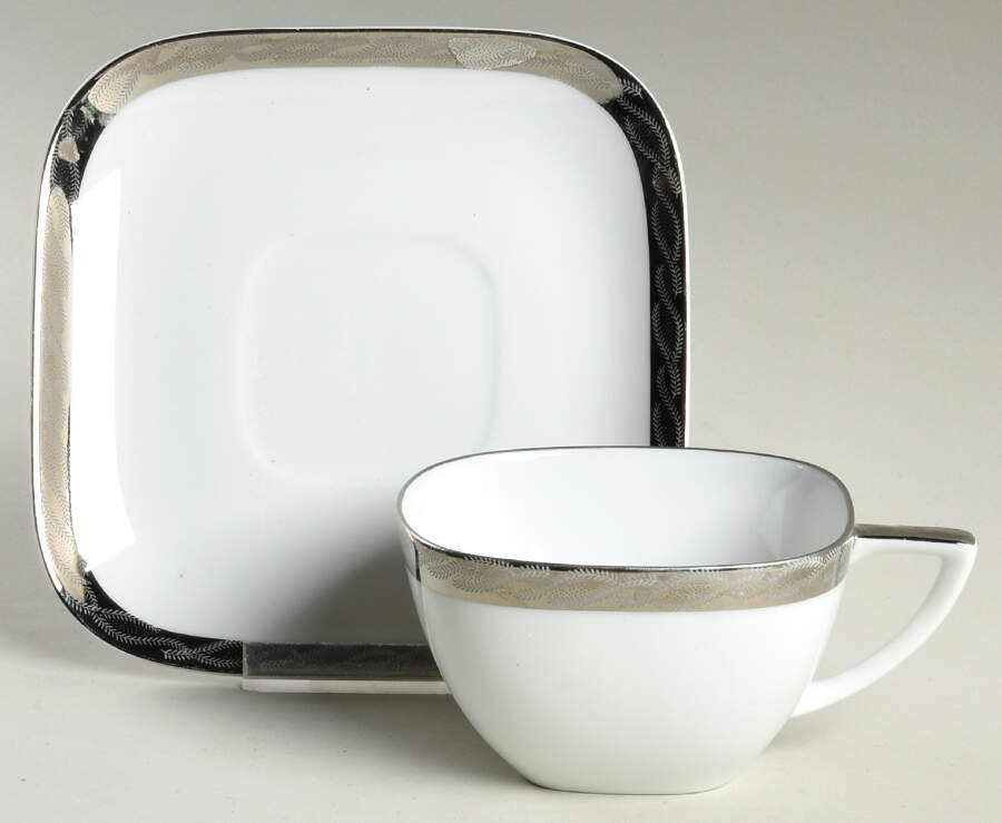 2160 Flat Cup & Saucer Set by Fukagawa-1