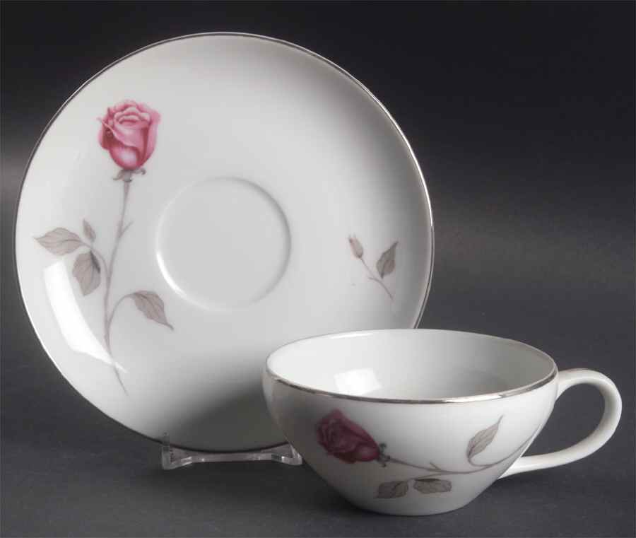 Fraulein Flat Cup & Saucer Set by Fukagawa-1
