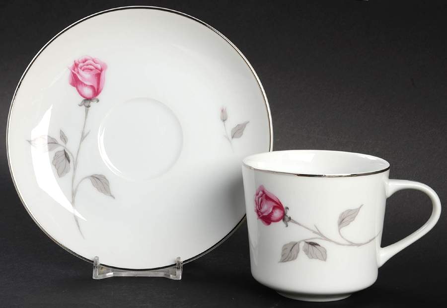 Fraulein Flat Cup & Saucer Set by Fukagawa-1