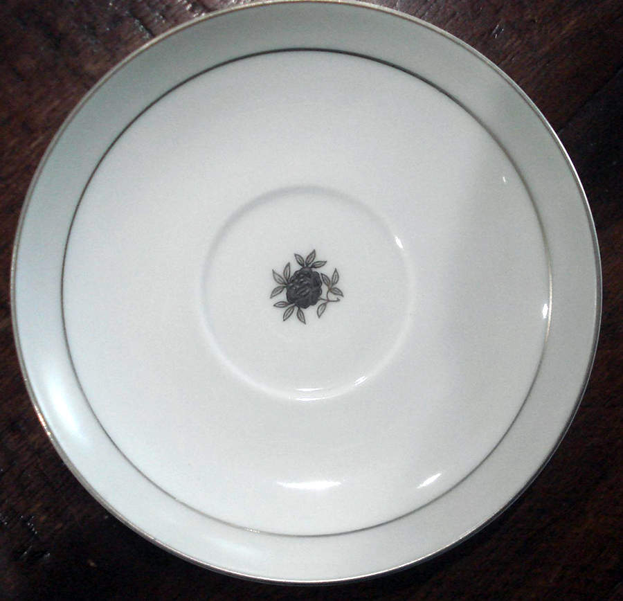 FUK9 Saucer by Fukagawa-1