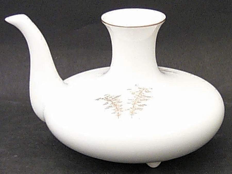 Gold Bamboo Sake Bottle by Fukagawa-1