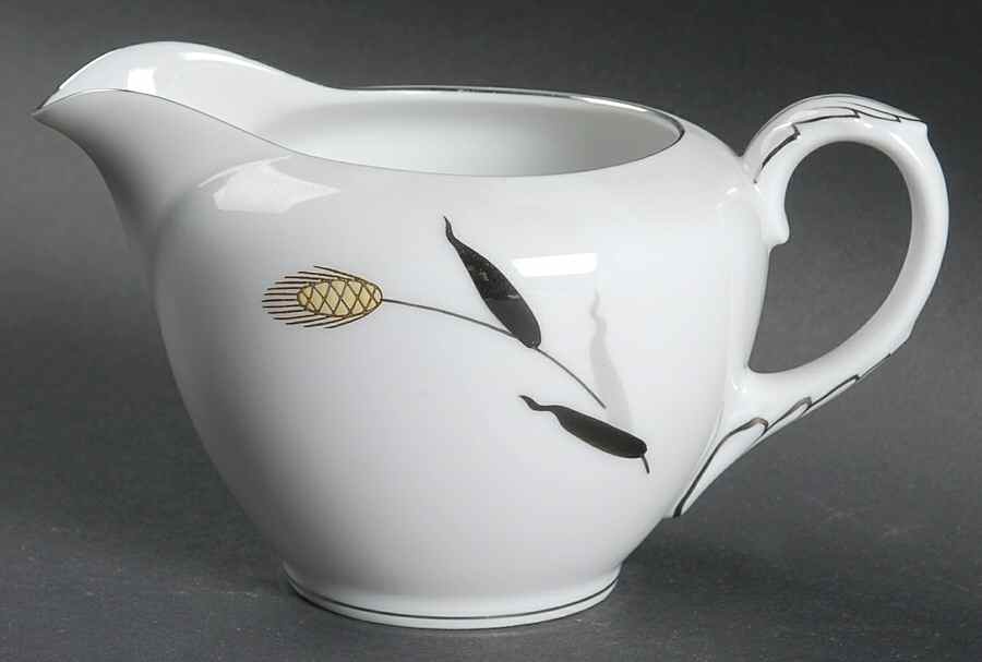Gold Wave Creamer by Fukagawa-1