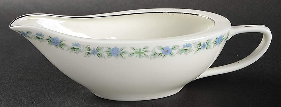 Josephin Gravy Boat by Fukagawa-1