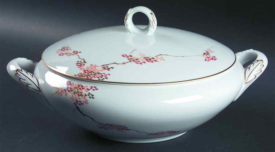 Maple (Coupe) Round Covered Vegetable by Fukagawa-1