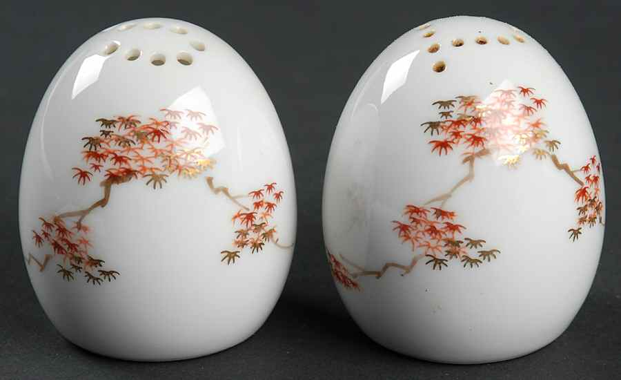 Maple (Coupe) Salt & Pepper Set by Fukagawa-1