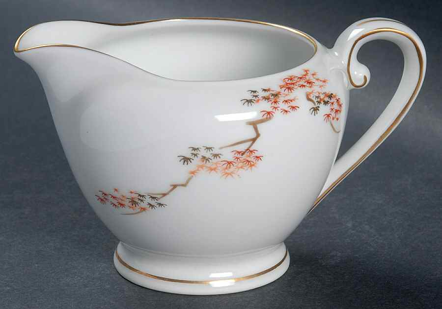 Maple (Coupe) Creamer by Fukagawa-1