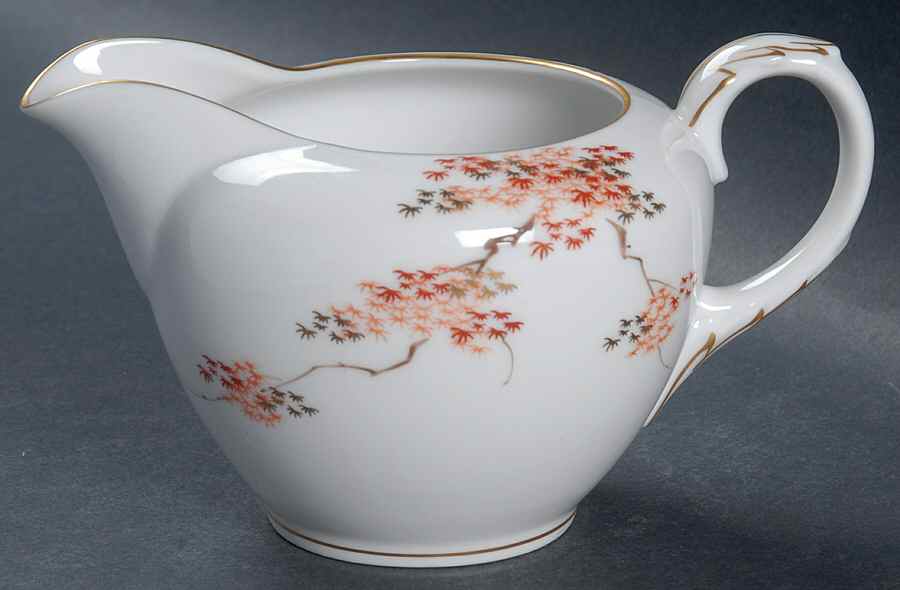 Maple (Coupe) Creamer by Fukagawa-1