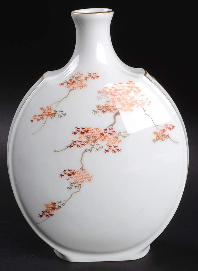 Maple (Coupe) Sake Bottle by Fukagawa-1